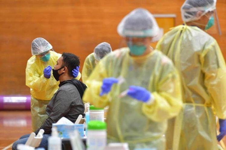 Singapore: Người chưa tiêm vaccine phải xét nghiệm 2 lần mỗi tuần