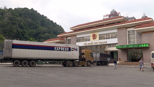 Phát hiện ca mắc COVID-19 từ lái xe, cửa khẩu Lạng Sơn tạm dừng thông quan
