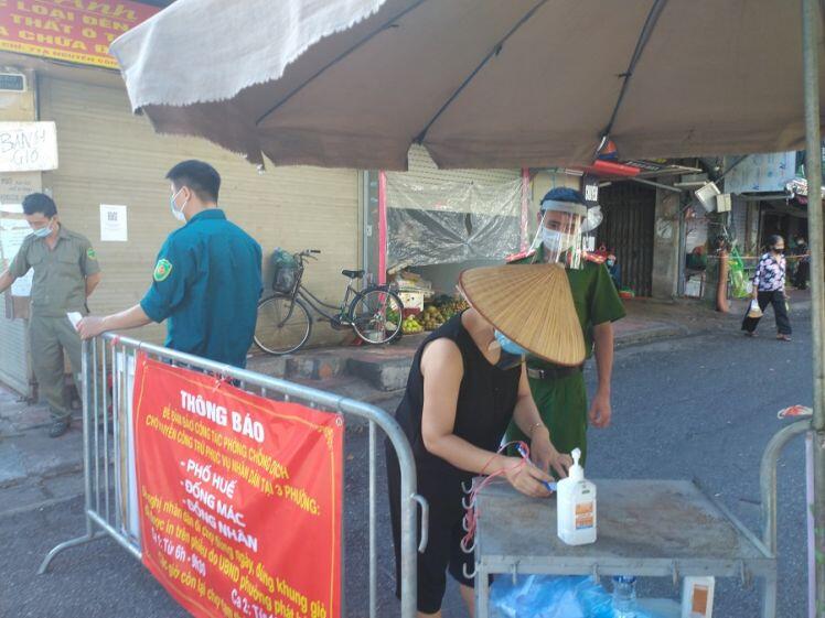 Quận Hai Bà Trưng: Chợ Nguyễn Công Trứ hoạt động trở lại sau thời gian phong tỏa tạm thời vì dịch Covid-19