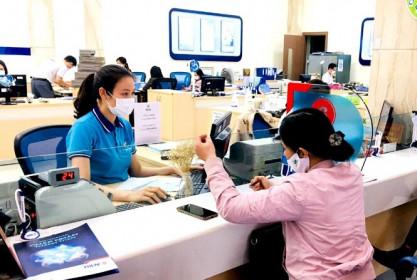 Ngân hàng bán lẻ thích ứng dần với dịch bệnh