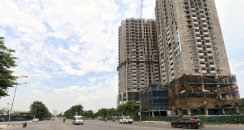Bất động sản: Lãi lớn nhưng âm dòng tiền, gánh nặng nợ tăng, cổ phiếu còn hấp dẫn?