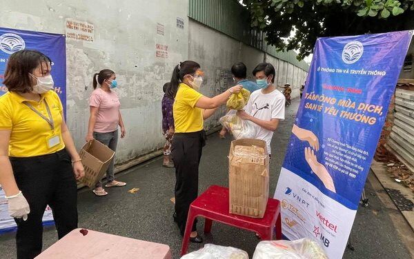 Nhiều hoạt động hỗ trợ người dân gặp khó khăn do Covid-19