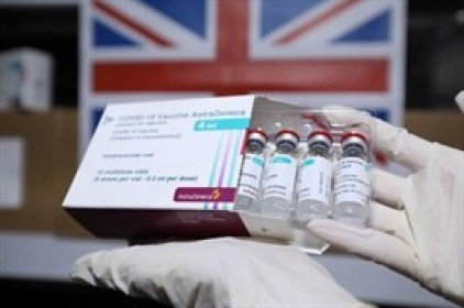 Thêm 1.2 triệu liều vắc xin Covid-19 AstraZeneca về đến sân bay Tân Sơn Nhất