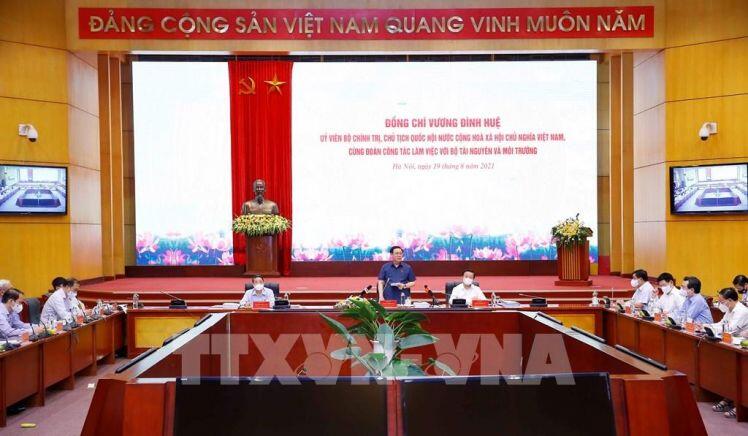 Chủ tịch Quốc hội làm việc với Bộ Tài nguyên và Môi trường về Luật Đất đai 2013