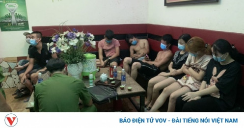 Liên tục phát hiện quán karaoke vi phạm phòng chống dịch Covd-19
