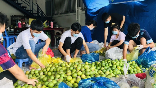 Cần Thơ mở lại chợ, tăng cường đoàn viên, thanh niên tình nguyện phòng chống dịch
