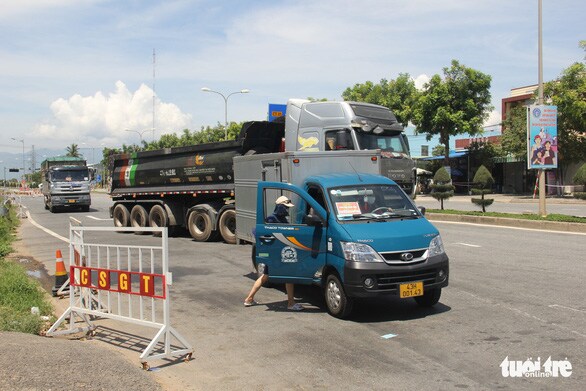 Thành phố ở yên, ‘luồng xanh’ vẫn chạy
