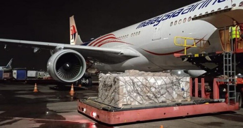 Thêm lô hàng hơn 50.000 lọ thuốc kháng COVID-19 Remdesivir vừa đến TP.HCM