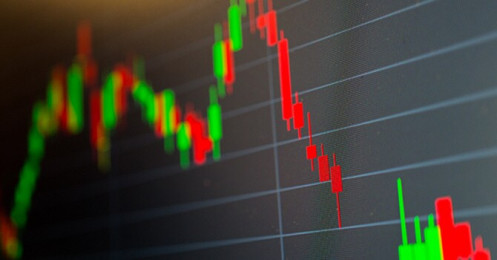 Chứng khoán 23/8: Bluechips chìm trong sắc đỏ, VN-Index có thời điểm giảm 15 điểm