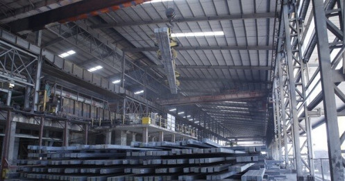 Bộ Công thương 'siết' hoạt động xuất nhập khẩu với thép, phân bón, xăng dầu...