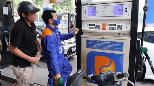 Giá xăng sắp giảm mạnh?