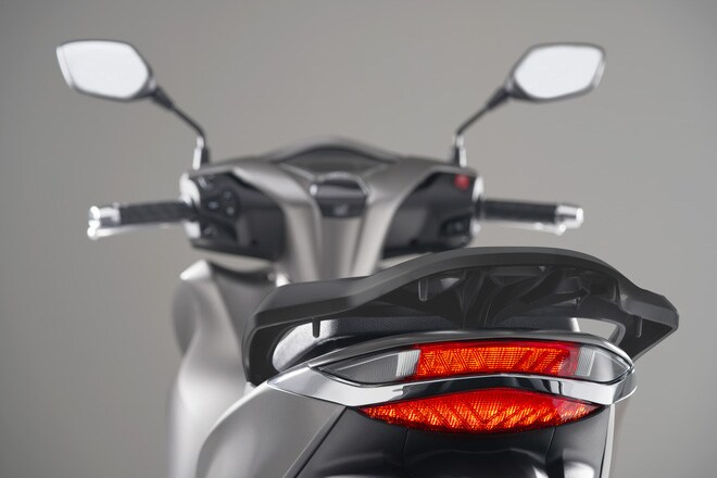 Honda SH 350i chính hãng có giá từ 146 triệu đồng