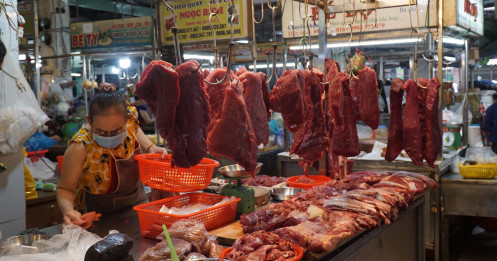 Đà Nẵng: Mở lại chợ, người dân mua hàng qua tổ Covid cộng đồng