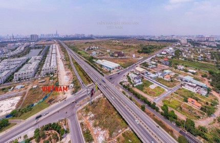 M&A bất động sản thời Covid-19: Quả bóng trong chân ai?