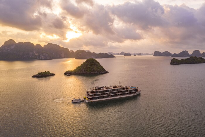Bị Covid-19 đẩy vào ngõ cụt, doanh nghiệp du lịch phải ứng phó thế nào?