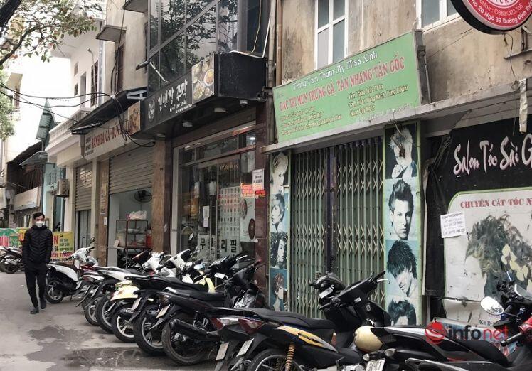 Hà Nội: Nhiều hàng quán ngoài đóng trong mở, bất chấp nguy cơ lây dịch cao