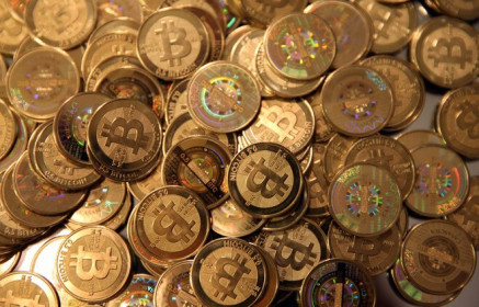 Bitcoin tiếp tục lao dốc rớt dưới 36.000 USD khi nhà đầu tư bán tháo