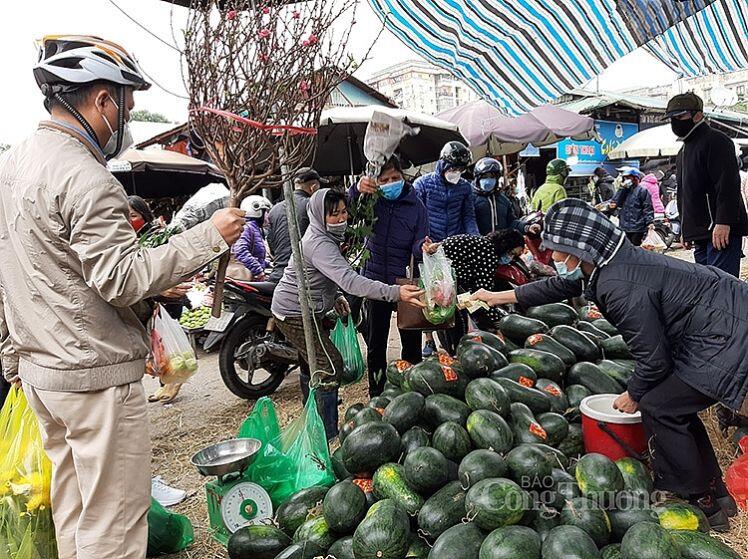 Hà Nội: Nhộn nhịp chợ đầu mối phía Nam ngày cận Tết Nhâm Dần 