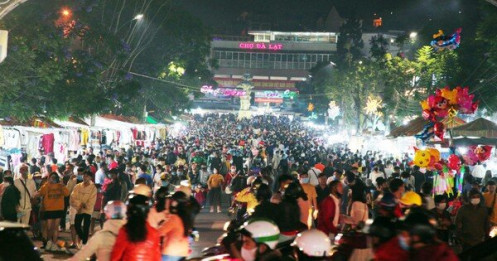Dự báo khách đến Đà Lạt dịp 30/4 tăng vọt, nhiều khách sạn và homestay ‘cháy’ phòng