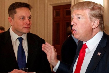 Elon Musk tính thôi 'cấm cửa' ông Trump trên Twitter