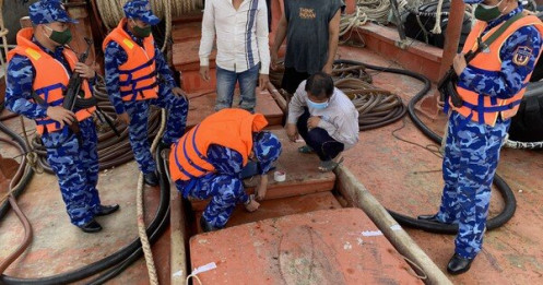 Cảnh sát biển bắt giữ 4 tàu cá vận chuyển 340.000 lít dầu DO