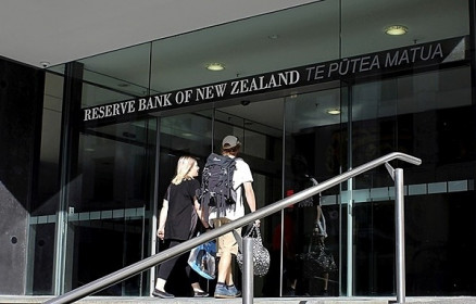 Chứng khoán châu Á trái chiều, New Zealand nâng lãi suất