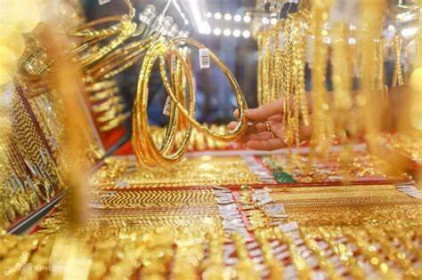 Vàng trong nước liên tục leo dốc, cao hơn thế giới 15 triệu đồng/lượng