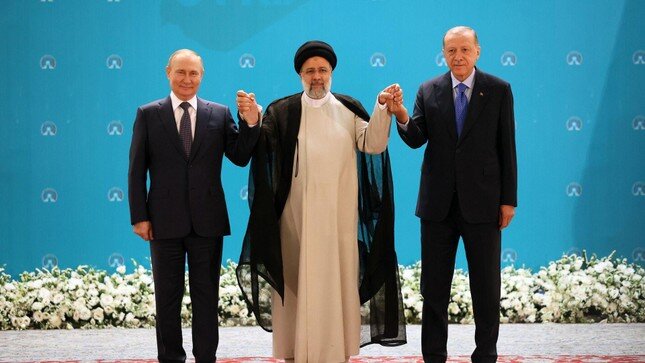 Bức ảnh gây tranh cãi của Tổng thống Nga Putin với lãnh đạo Thổ Nhĩ Kỳ ảnh 1