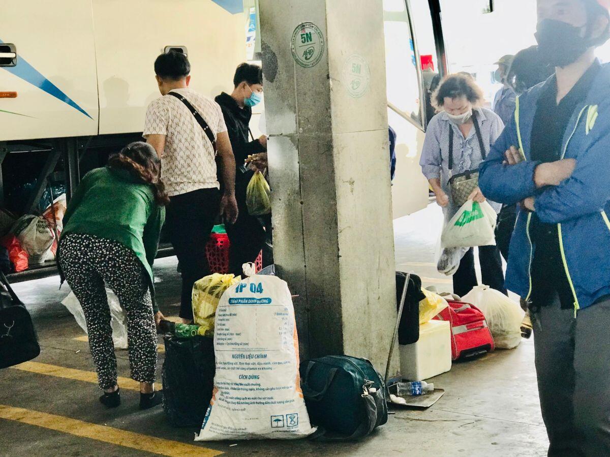 Ngày cuối kỳ nghỉ lễ 2/9, sân bay, bến xe ở Đà Nẵng tấp nập hành khách ảnh 12