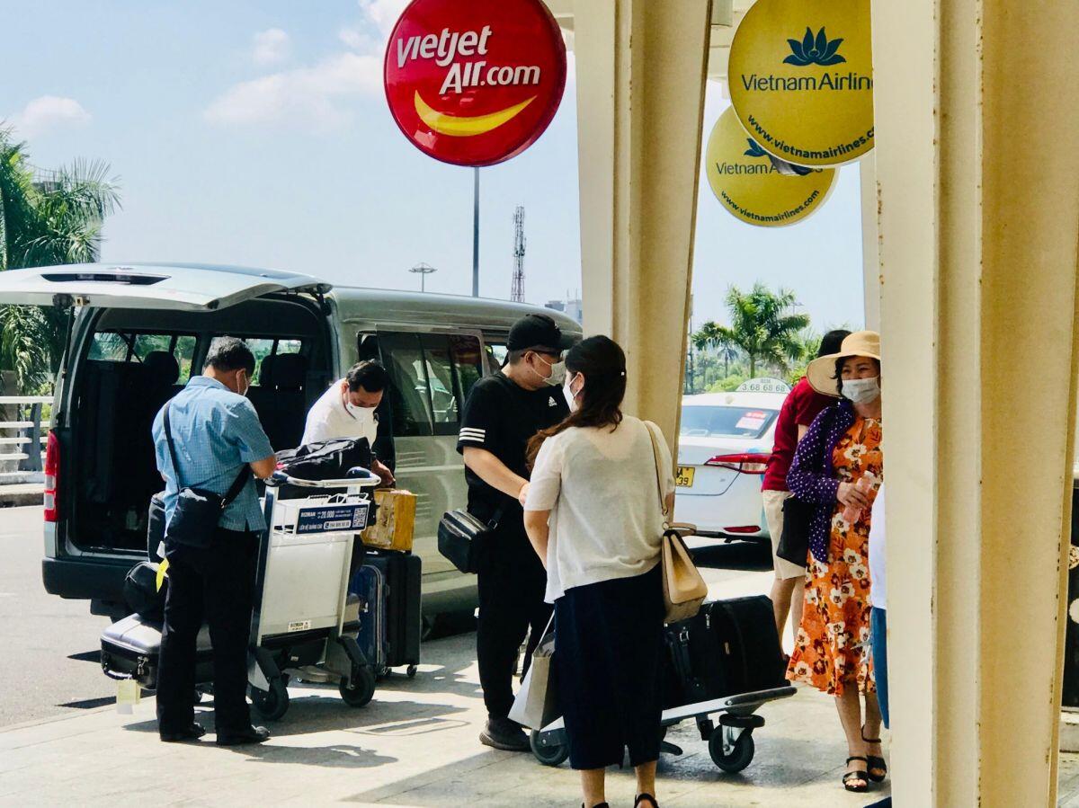 Ngày cuối kỳ nghỉ lễ 2/9, sân bay, bến xe ở Đà Nẵng tấp nập hành khách ảnh 2