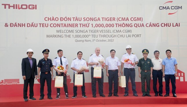 Đón tàu lớn và đánh dấu TEU CONTAINER quốc tế thứ 1 triệu qua Cảng Chu Lai ảnh 2