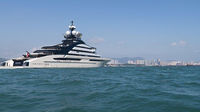 Siêu du thuyền của tỷ phú Nga bị trừng phạt xuất hiện bí ẩn ở Hong Kong (Trung Quốc) ảnh 1