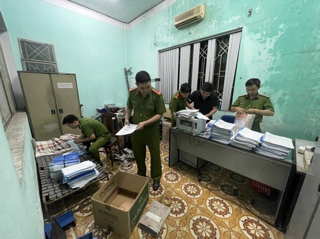 Giám đốc và phó giám đốc trung tâm đăng kiểm ở Đà Nẵng bị khởi tố ảnh 2