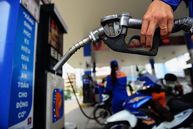 Bộ Tài chính điều chỉnh loạt chi phí liên quan tính giá xăng dầu ảnh 1