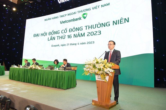 Chủ tịch Vietcombank Phạm Quang Dũng: Nhận một ngân hàng yếu kém là thách thức và cơ hội ! ảnh 2
