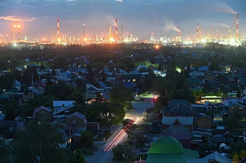 Một nhà máy lọc dầu địa phương ở Omsk, Nga (ảnh: Reuters) 