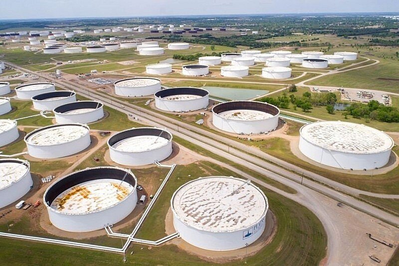 Các bể chứa dầu thô tại trung tâm dầu Cushing ở Cushing, Oklahoma, Hoa Kỳ. (ảnh: Reuters) 