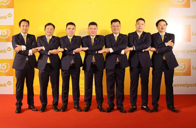 Những sếp là người thân của nhau trong ban lãnh đạo ngân hàng Việt ảnh 3