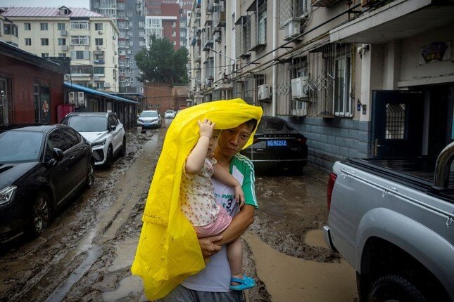 Bắc Kinh và vùng lân cận ngập lụt vì mưa lớn, ít nhất 20 người thiệt mạng ảnh 1