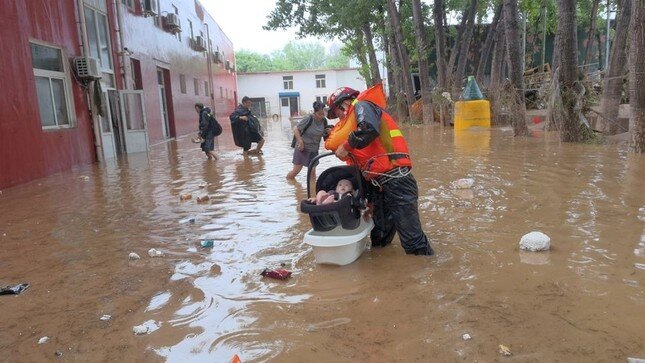 Bắc Kinh và vùng lân cận ngập lụt vì mưa lớn, ít nhất 20 người thiệt mạng ảnh 3