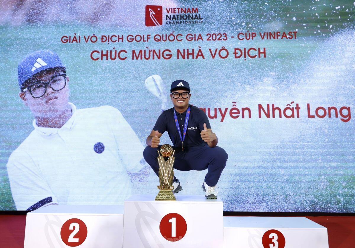 Nhà vô địch Nguyễn Nhất Long: Những nỗ lực được đền đáp, thật vui khi cầm chiếc Cúp trên tay ảnh 2