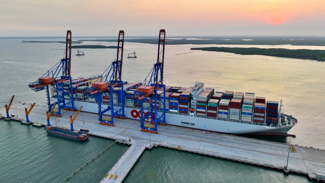 Cảng Cái Mép - Thị Vải đã đón siêu tàu container lớn nhất thế giới ảnh 3