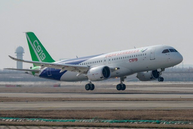 Máy bay made in China nhận đơn hàng kỷ lục ảnh 1