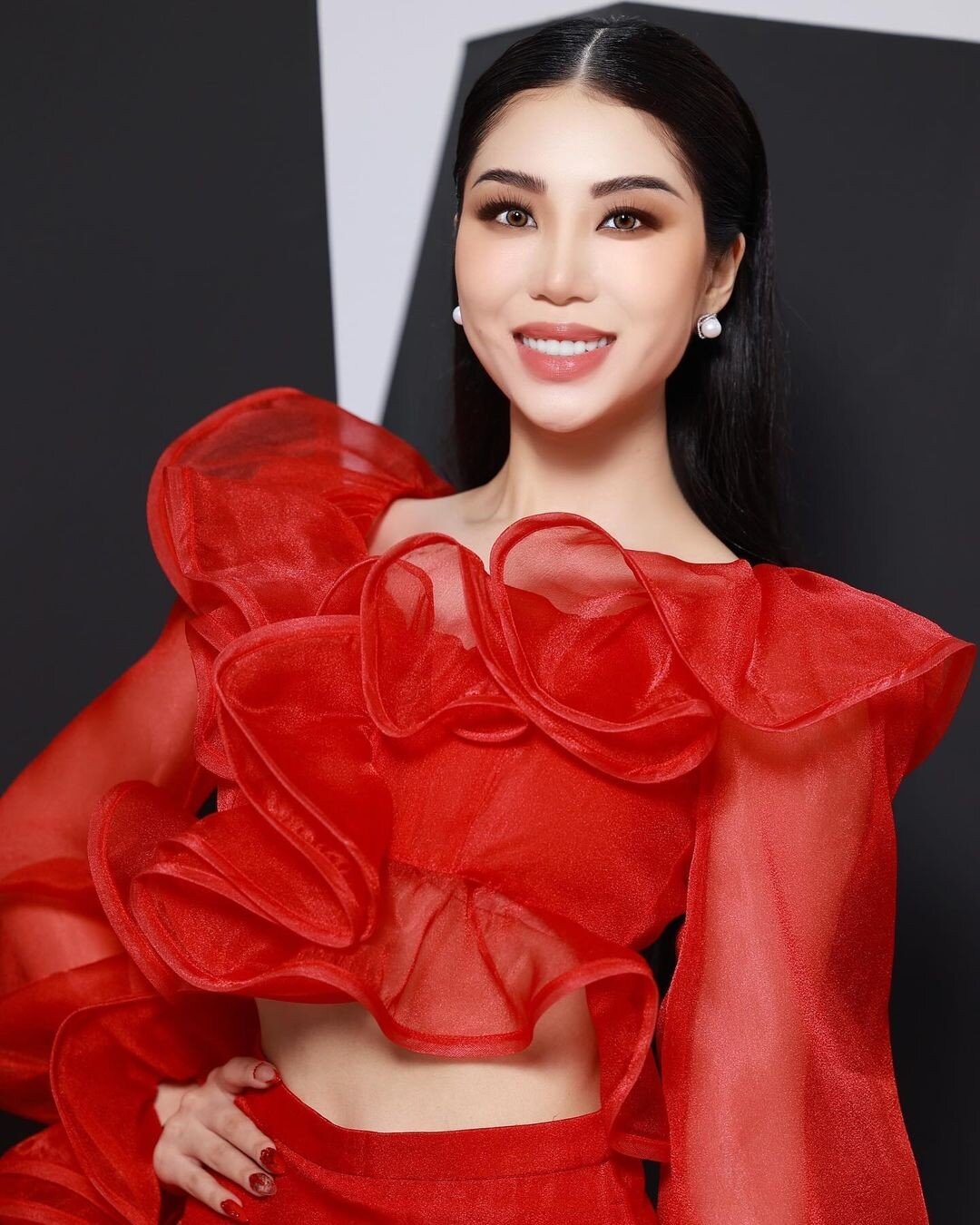 Nhan sắc đời thường của cô gái Việt kiều đăng quang Hoa hậu Trái Đất Việt Nam ảnh 4