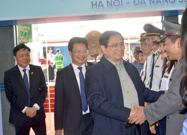 Thủ tướng thị sát ga Hà Nội, chỉ đạo quyết tâm làm đường sắt tốc độ cao ảnh 3