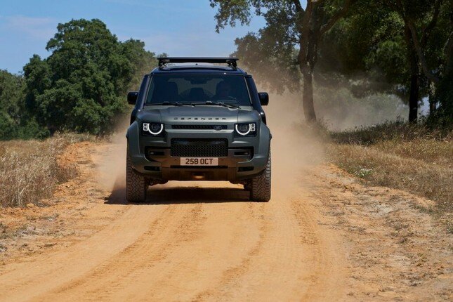 Land Rover trình làng chiếc Defender mạnh nhất lịch sử ảnh 16