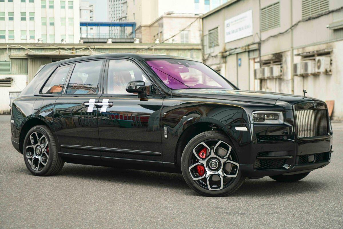 Cận cảnh Rolls-Royce Cullinan Black Badge 2024 vừa về Việt Nam ảnh 5