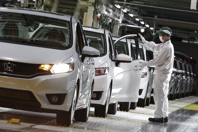 Honda cắt giảm mạnh sản lượng xe xăng ảnh 1