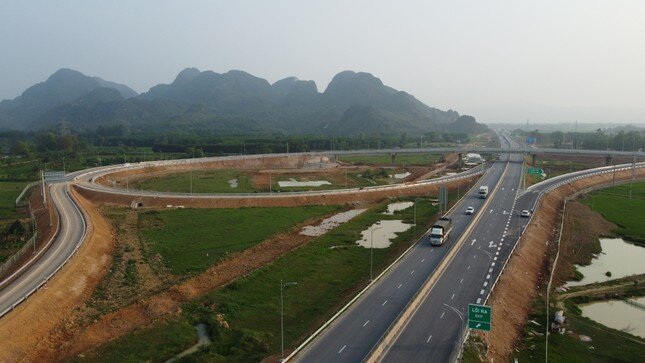 Thủ tướng nói mục tiêu 1.200 km cao tốc cán đích năm 2025 ảnh 2